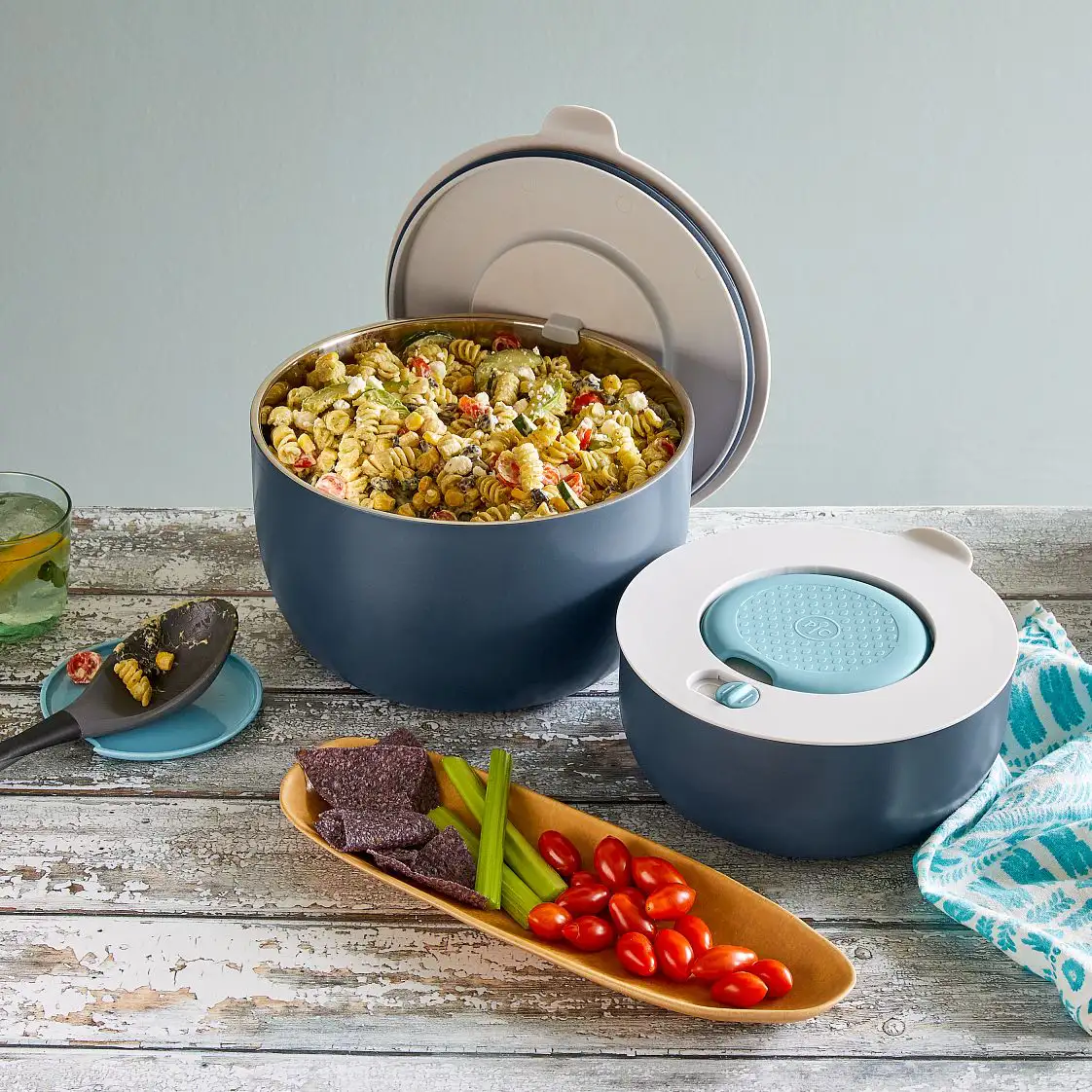 Servierschalen-set-to-go von Pampered Chef.jpg Servierschalen-set-to-go von Pampered Chef